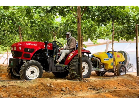 Compact Utility Tractor, 45-55HP
