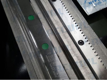 500W Fiber Laser CNC Stainless Steel Cutting Machine
