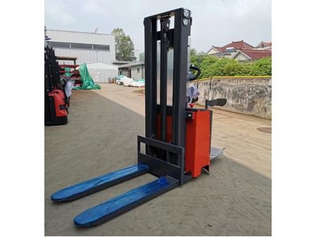 1.5T Stand-On Electric Stacker