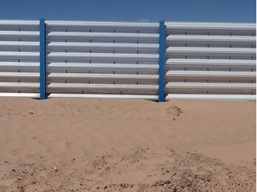 Sand fence for desert