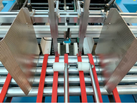 Single Feeder Puzzle Gluing Machine