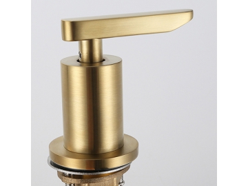 Pegasus Brushed gold 3 holes widespread basin faucet  SW-BFL003