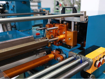 COG 960/B3 Crochet Machine