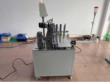 Automatic Hang Tag Eyeleting Machine, UM-160Z