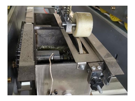 Semi-automatic Box Stitching Machine