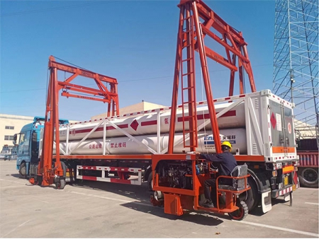 Container Straddle Carrier