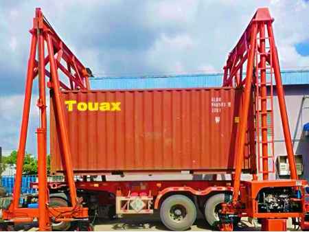 Container Straddle Carrier