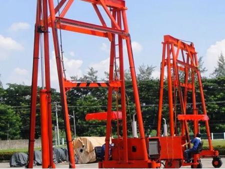 Container Straddle Carrier