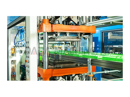Multi-Station Plastic Thermoforming Machine, DB-7285