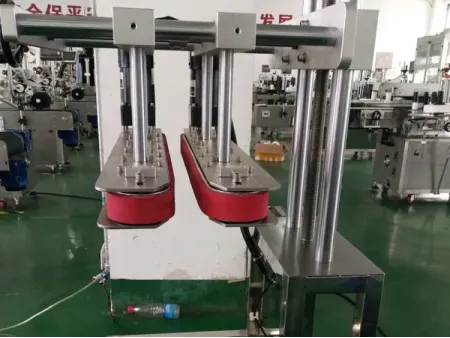 Automatic Round Bottle Labeling Machine