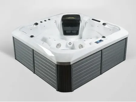 6 Person Hot Tub