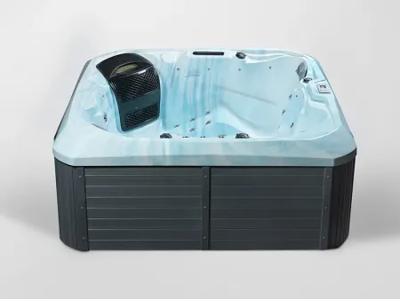 6 Person Hot Tub