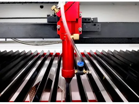 Large Format CO₂ Laser Cutting Machine