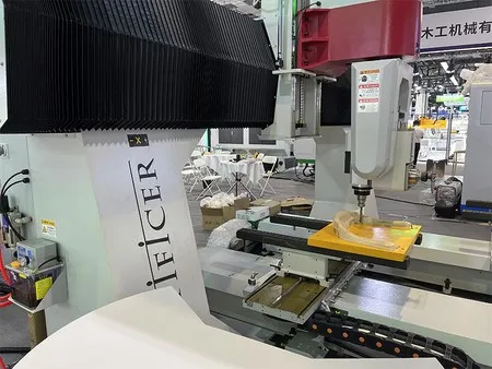 5-Axis CNC Machining Center with Automatic Tool Changer (ATC)