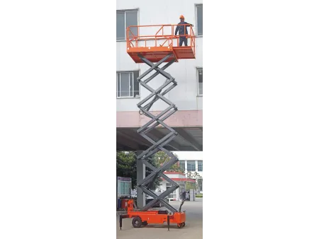 Scissor Lift with Pulling Device