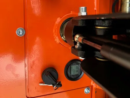 Scissor Lift with Pulling Device