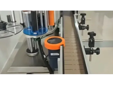 Wrap Around Labeling Machine with Wrap Belt