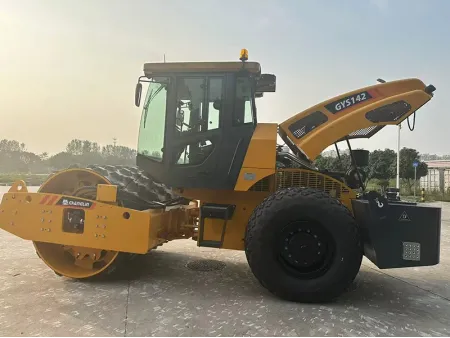 GYS142L  Single Drum Vibratory Roller / Soil Compactor