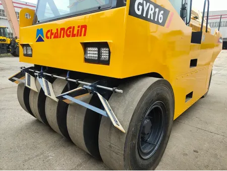 GYR16  Pneumatic Tire Roller