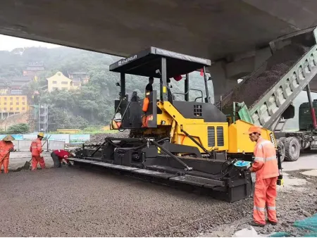 GYA6000  Track Asphalt Paver