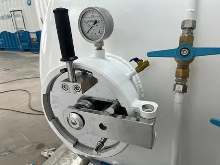 Diving Decompression Chamber