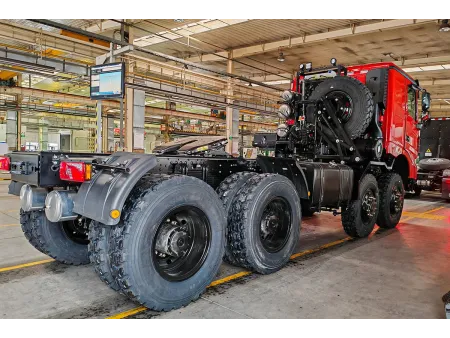 8×8 Tractor Unit