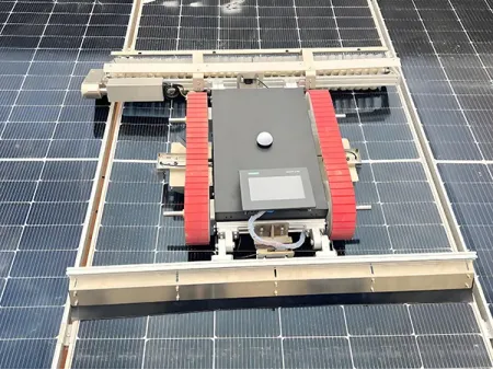 Solar Panel Cleaning Robot   (Crawler Type)