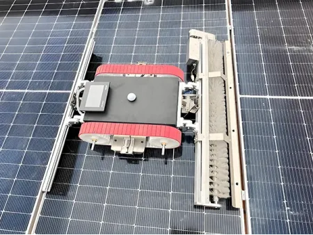 Solar Panel Cleaning Robot   (Crawler Type)