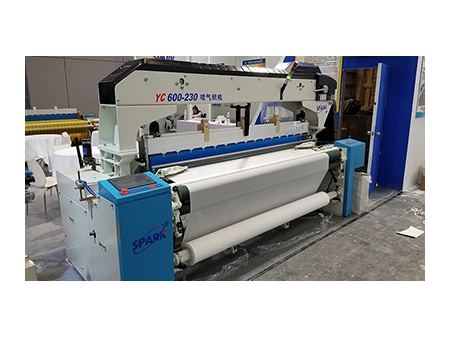 YC600 Air jet loom