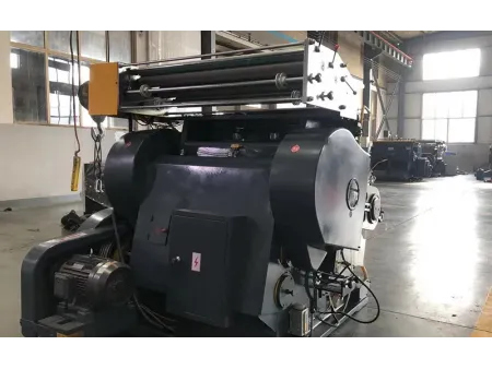 Clamshell Die Cutter with Foil Stamping