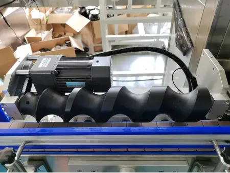 Automatic Shrink Sleeve Labeling Machine