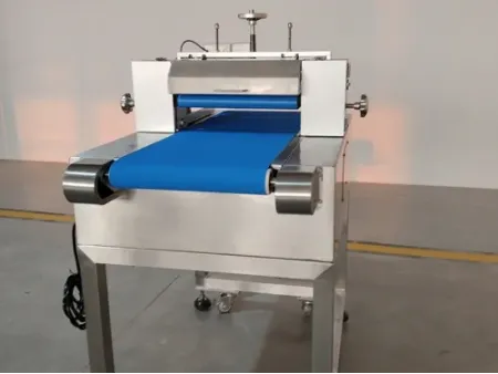 Horizontal Cake Slicer CU480