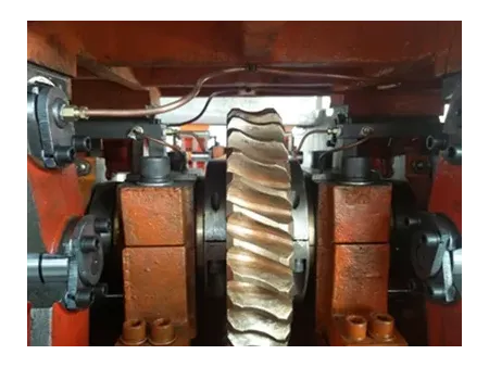 Automatic Roll-Fed Die Cutter