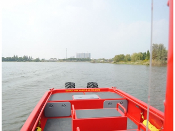 Amphibious Vehicle for Land and Water Tours