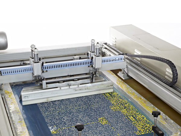 automatic flatbed screen printing