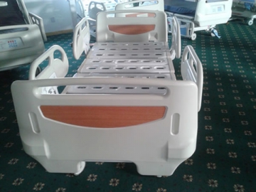 Luxurious Hospital Bed with Four Cranks RC-RS103-A